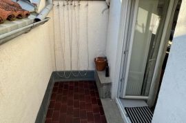 ISTRA, PULA - CENTAR, DVOSOBNI STAN, VISOKO POTKROVLJE, Pula, Apartamento