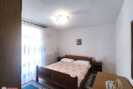 ISTRA, LABIN, OKOLICA, KUĆA SA VELIKOM OKUĆNICOM, Labin, House