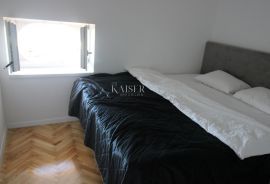 Opatija, centar, dvosoban stan I red do mora, Opatija, Appartment