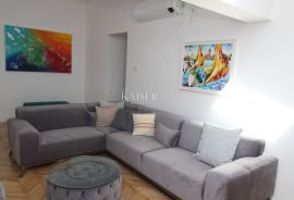 Opatija, centar, dvosoban stan I red do mora, Opatija, Appartment