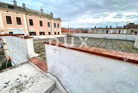 ISTRA, PULA - Stan u centru grada sa garažom, Pula, Appartement