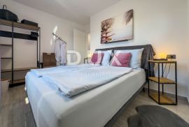 OTOK KRK, NJIVICE - moderan apartman u novogradnji s terasom, Omišalj, Stan