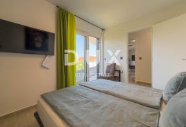 OTOK KRK, NJIVICE - moderan apartman u novogradnji s terasom, Omišalj, Διαμέρισμα