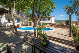 OTOK KRK, KORNIĆ- villa, 250 m2, BAZEN, OKUĆNICA!!!, Krk, Дом