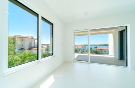 Luksuzni penthouse s privatnom prostranom krovnom terasom i prekrasnim pogledom na more, Barbat., Rab, Daire