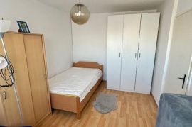 STAN SA  VELIKOM SOBOM U BLIZINI TREŠNJEVAČKOG PLACA, Trešnjevka - Sjever, Appartment