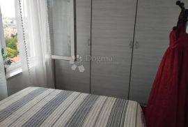 RENOVIRAN STAN, POGLED NA MORE, BLIZU CENTRA, 2. KAT, 1S+DB, Pula, Appartment