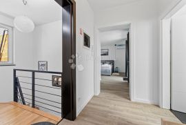 Stan na prvom katu u luksuznoj vili za najam, Medulin, Apartamento