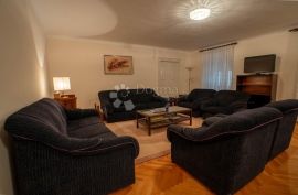 SUPER PRILIKA U CENTRU GRADA, Rijeka, Apartamento