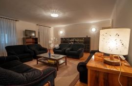 SUPER PRILIKA U CENTRU GRADA, Rijeka, Apartamento