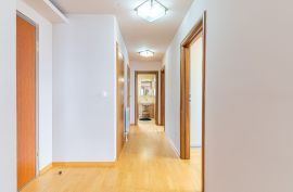 Stan Zamet s pogledom na more, Rijeka, Apartamento