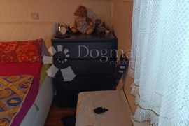 Stan u potkrovlju kuće, Trešnjevka - Sjever, Appartment