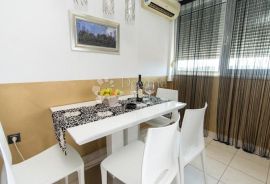 Predivan stan u centru Šibenika, Šibenik, Apartamento