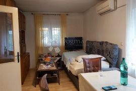 Stan u prizemlju obiteljske kuće, Labin, Appartment