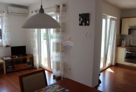 OTOK KRK-PINEZIĆI  dva apartman  i dvije garaže na prodaju, Krk, Wohnung