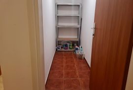 OTOK KRK-PINEZIĆI apartman sa pogledom na more i garažom, Krk, Appartment