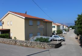 OTOK KRK-PINEZIĆI apartman sa pogledom na more i garažom, Krk, Appartment