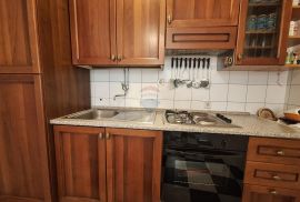 Crikvenica-dvojna kuća u srcu starog grada 80m od mora, Crikvenica, House