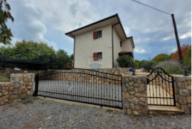 OTOK KRK-DOBRINJ moderna mediteranska kamena villa s bazenom i okućnicom, Dobrinj, House