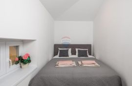 OPATIJA- CENTAR, stan za najam, 1. red do mora, Opatija, Appartement