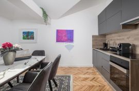 OPATIJA- CENTAR, stan za najam, 1. red do mora, Opatija, Apartamento