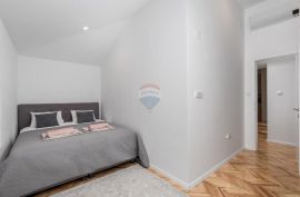 OPATIJA- CENTAR, stan za najam, 1. red do mora, Opatija, Appartment