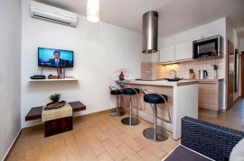 Rovinj,2 uređena stana,350m od plaže, Rovinj, Appartement