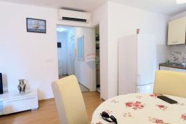 Istra, Rovinj - ODLIČNA PRILIKA- stan i veliki podrum, Rovinj, Appartement