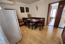 Dramalj,Crikvenica - stan 2s+db sa terasom s pogledom i parkirnim mjestom, Crikvenica, Appartement