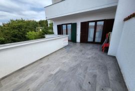 Dramalj,Crikvenica - stan 2s+db sa terasom s pogledom i parkirnim mjestom, Crikvenica, Appartement