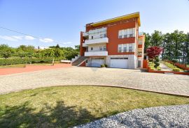 Zagreb, Gornji Bukovac, samostojeća kuća s tri stana (moguća zamjena), Maksimir, House