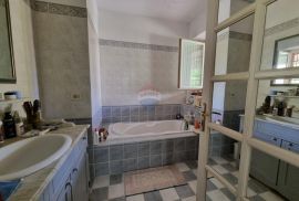 Rovinj - autohtona austrougarska villa 155 m2 u centru grada, Rovinj, Famiglia