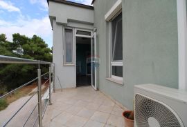 ISTRA, KAŠTEL - Trosobni stan 87 m2 s garažom, pogled more!, Buje, Flat