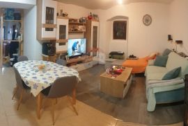 Kraljevica - etaža kuće sa okućnicom, Kraljevica, Wohnung