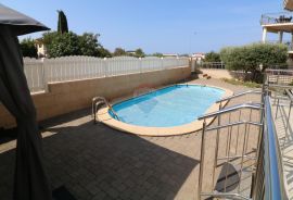 POREČ-stan s privatnim bazenom, Poreč, Apartamento