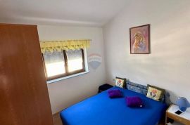 Baška - stan 51m2 s pogledom, parking, Baška, Apartamento