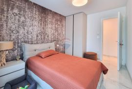 Rovinj - luksuzan stan 111m2 u modernoj novogradnji 200m od mora + vrt + garaža, Rovinj, Appartment