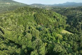 Građevinski teren s pogledom na Klek, Vrbovsko, Gorski kotar, Vrbovsko, Tierra