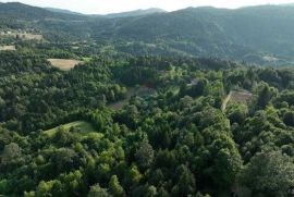 Građevinski teren s pogledom na Klek, Vrbovsko, Gorski kotar, Vrbovsko, Γη