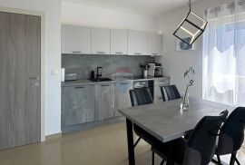 Istra,Novigrad - Stan prvi red do mora s krovnom terasom, Novigrad, Apartamento