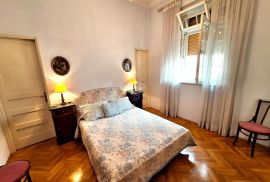 Opatija - stan u strogom centru s parkingom, Opatija, Apartamento