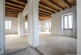 Rijeka, Villa 400m2, 3 stana i 3 garaže, Rijeka, Commercial property