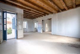 Rijeka, Villa 400m2, 3 stana i 3 garaže, Rijeka, Commercial property