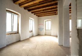 Rijeka, Villa 400m2, 3 stana i 3 garaže, Rijeka, Commercial property