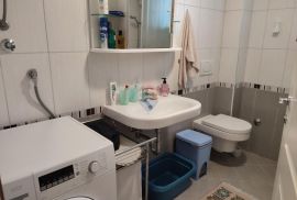 Baška - prekrasan apartman s okućnicom, blizu mora, Baška, Kвартира