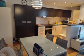 Baška - prekrasan apartman s okućnicom, blizu mora, Baška, Kвартира