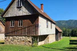 Gorski kotar, Brod na Kupi - autohtona kuća sa vlastitim pristupom na rijeku Kupu, Delnice, Haus