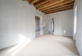 Rijeka, Villa 400m2, 3 stana i 3 garaže, Rijeka, Kuća