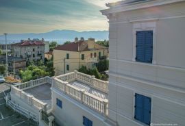 Rijeka, Banderovo  Villa 400m2, 3 stana i 3 garaže, Rijeka, Kuća