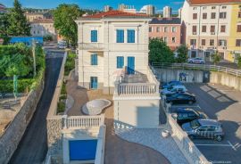 Rijeka, Banderovo  Villa 400m2, 3 stana i 3 garaže, Rijeka, Kuća